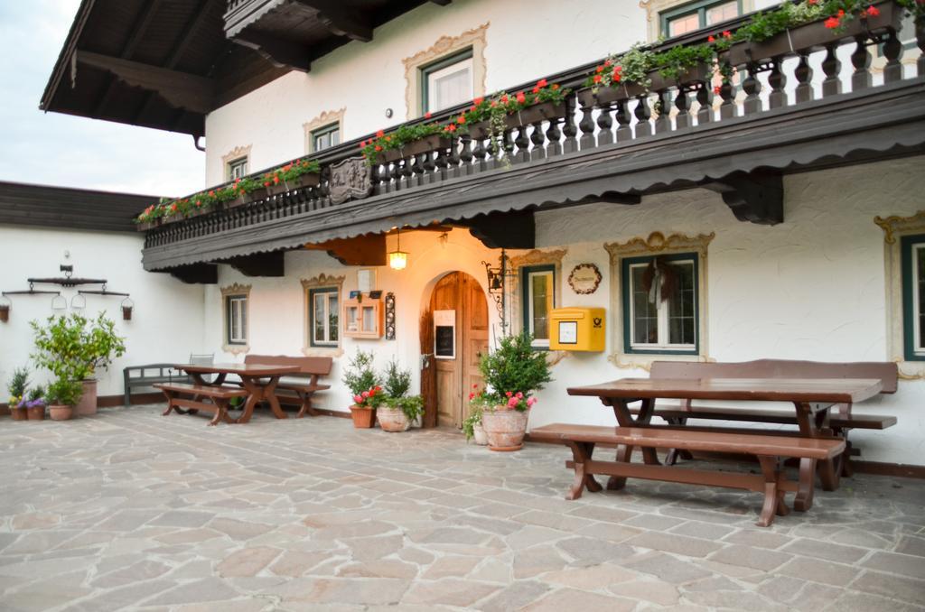 Hotel Restaurant Ferienwohnungen Alpenhof Übersee Exteriör bild
