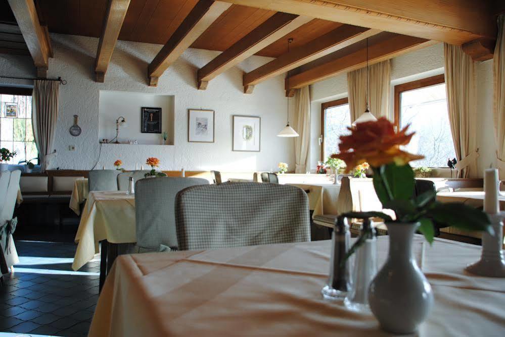 Hotel Restaurant Ferienwohnungen Alpenhof Übersee Exteriör bild